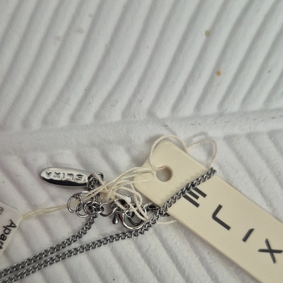 Elixa Necklace - Picture 4 of 4